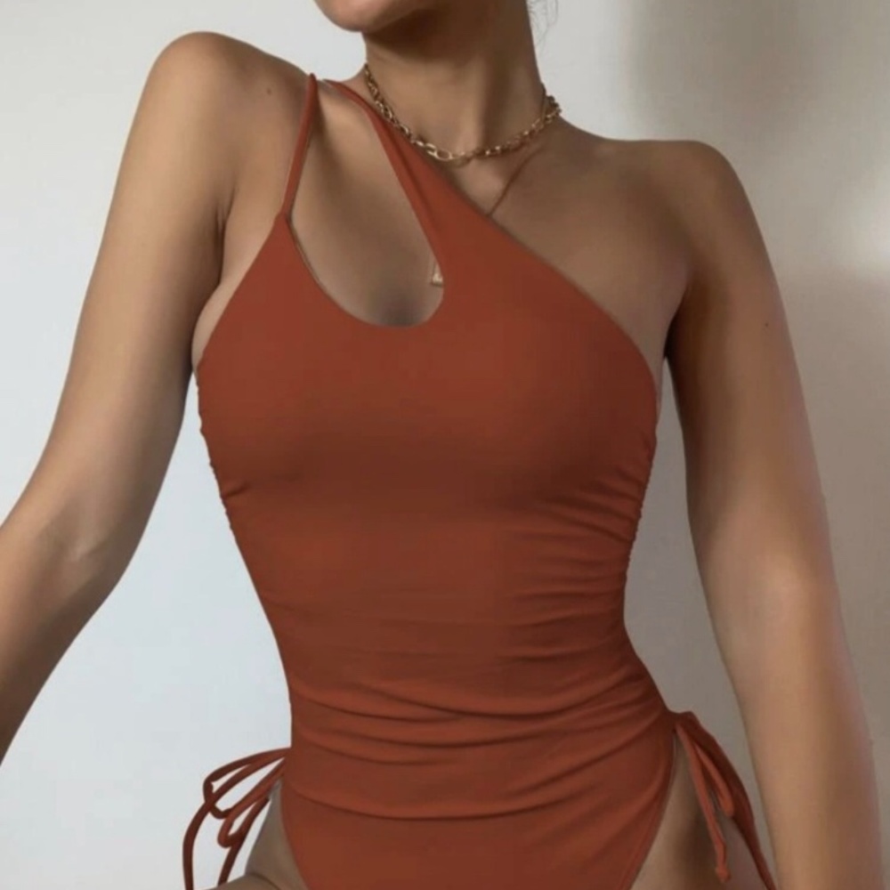One shoulder one piece swimsuit